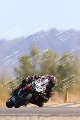 media/Oct-20-2024-CVMA (Sun) [[d4a3dff211]]/Race 9-Formulw LW Twins SHOOTOUT/